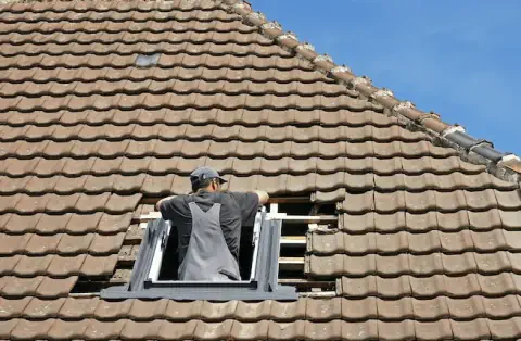 Pose de velux aux Mathes